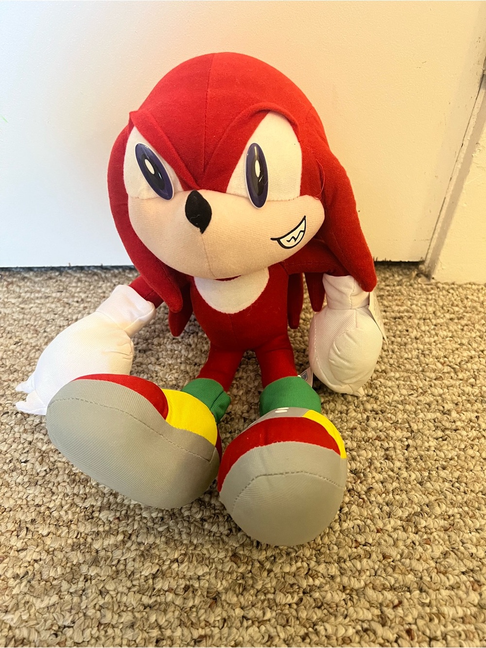 Vintage Knuckles the Echidna plush by Toy Network / SEGA / Sonic Team.